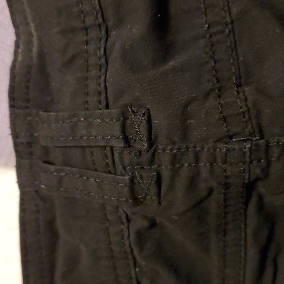 Lane Bryant capris black 16W, patch pockets on rear,pockets in front, cotton - Picture 6 of 6